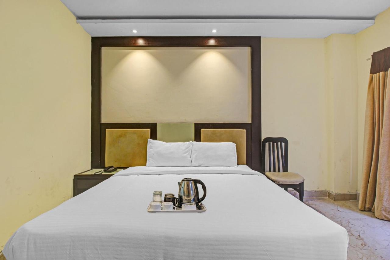 Oyo Townhouse 707 Grand Krishna Hotel Hyderabad Exterior photo