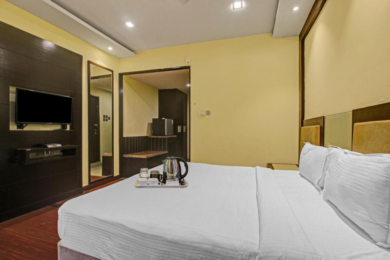 Oyo Townhouse 707 Grand Krishna Hotel Hyderabad Exterior photo