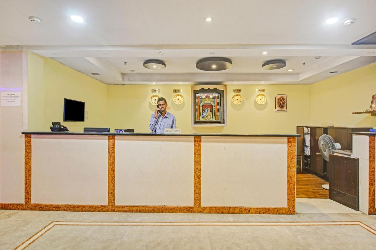 Oyo Townhouse 707 Grand Krishna Hotel Hyderabad Exterior photo